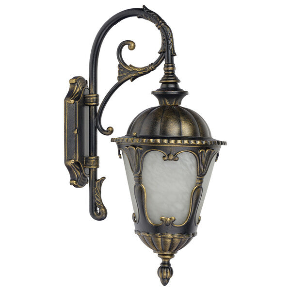 Tybaro klassieke buitenwandlamp zwart-goud sfeerbeeld gevel