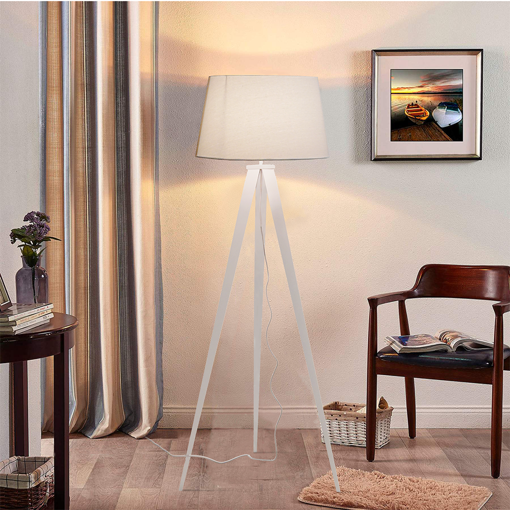 TRIAD | vloerlamp | E27 | 135 cm | wit of zwart