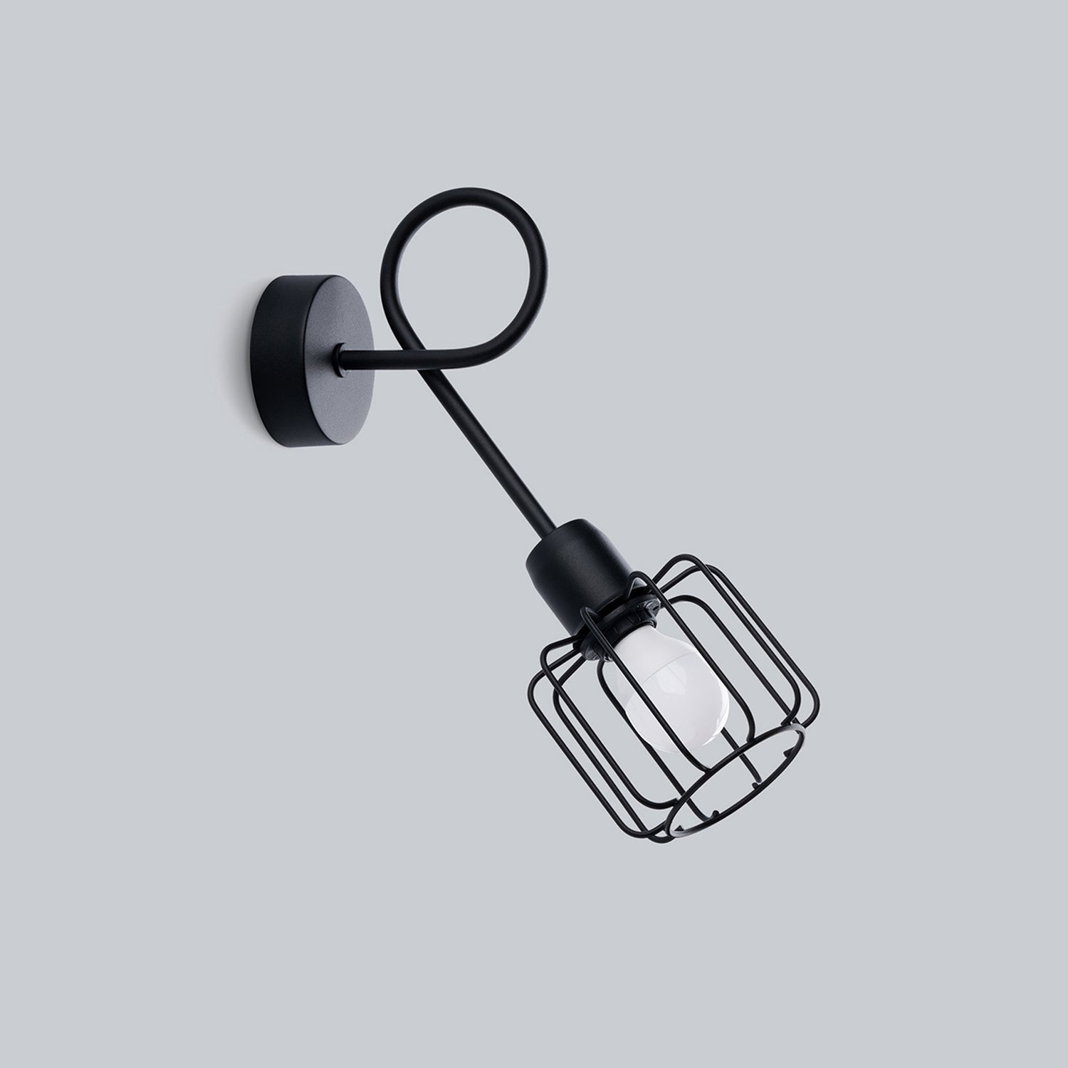 BELUCI wandlamp zwart groot