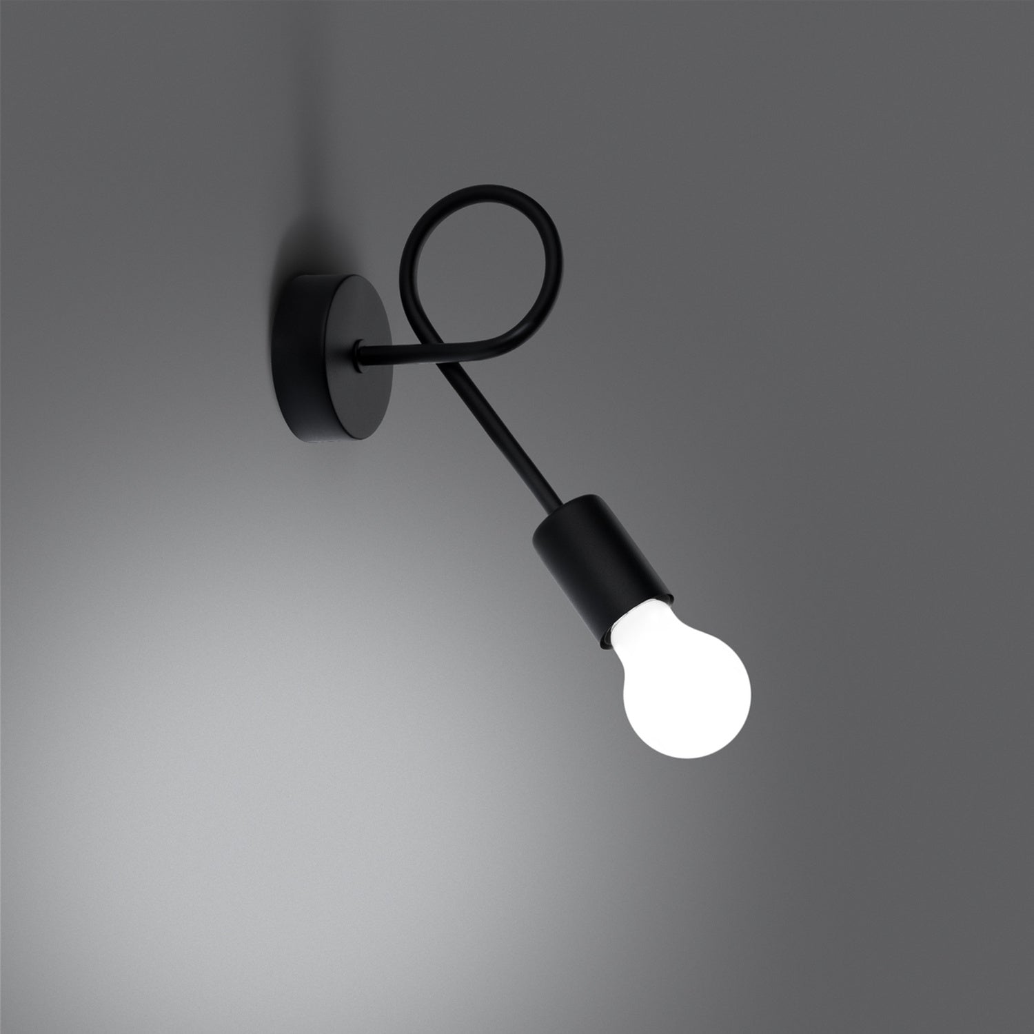 LEVAR design wandlamp zwart