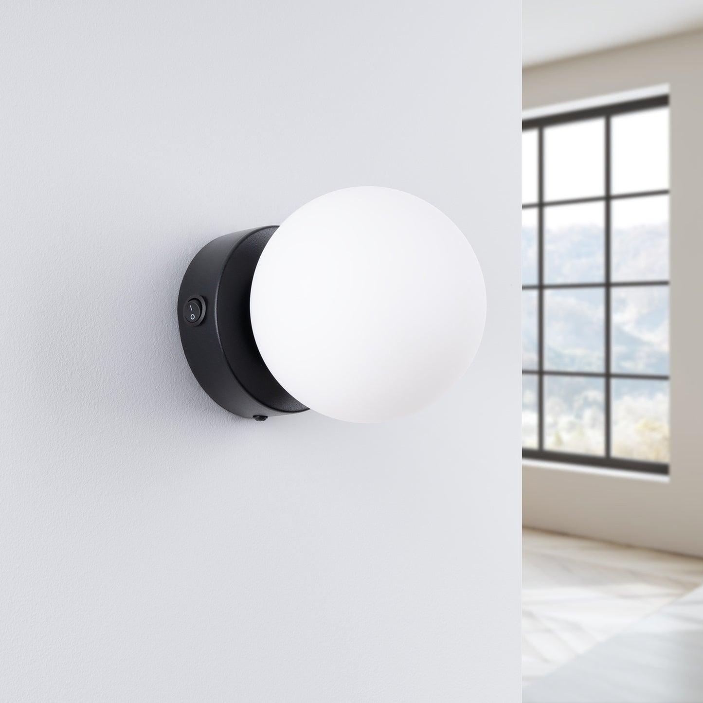 YOLI ronde wandlamp zwart