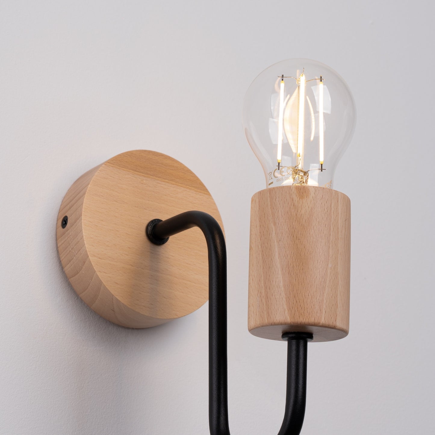TIMBO geometrische wandlamp zwart/naturel hout