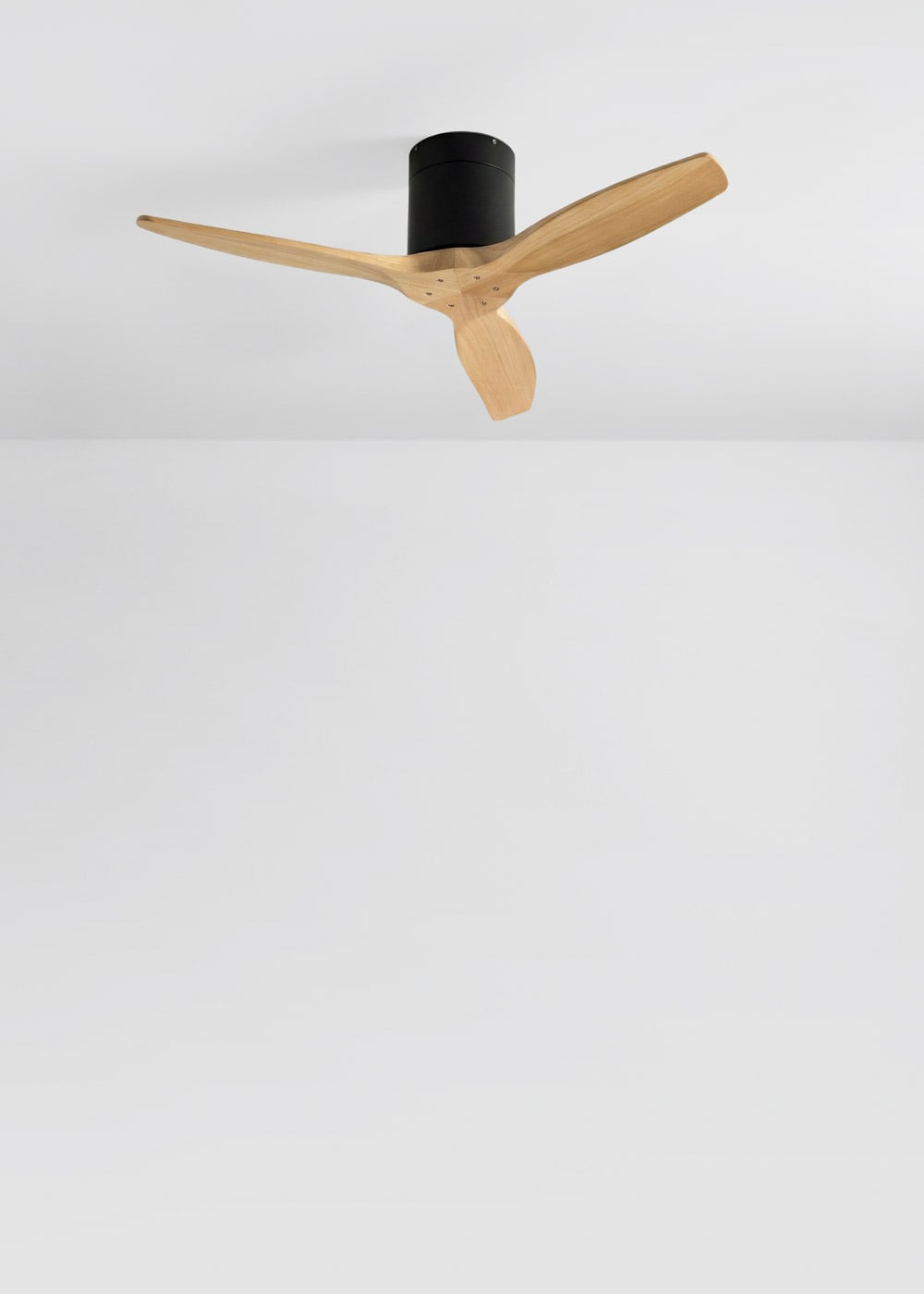 Calmivo plafondventilator zwart met licht houtlook