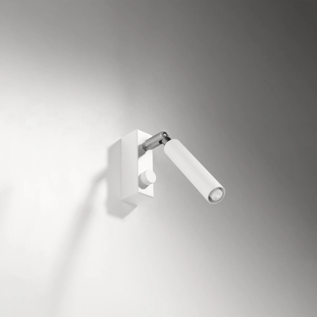 Focus One | wall light | G9 in white or black