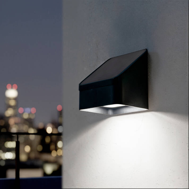 Namibaro solar wandlamp op gevel