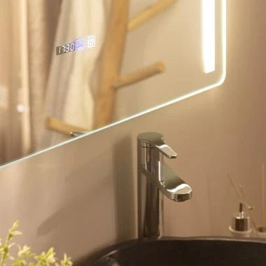 LED badkamerspiegel 60x80 cm klok CCT warm licht aan