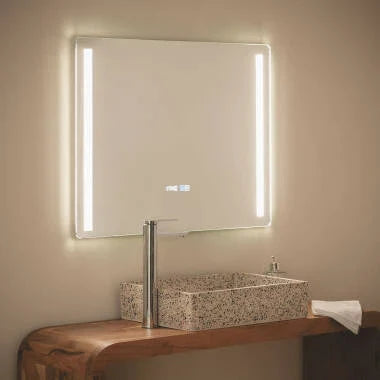LED badkamerspiegel 60x80 cm CCT klok anticondens vooraanzicht