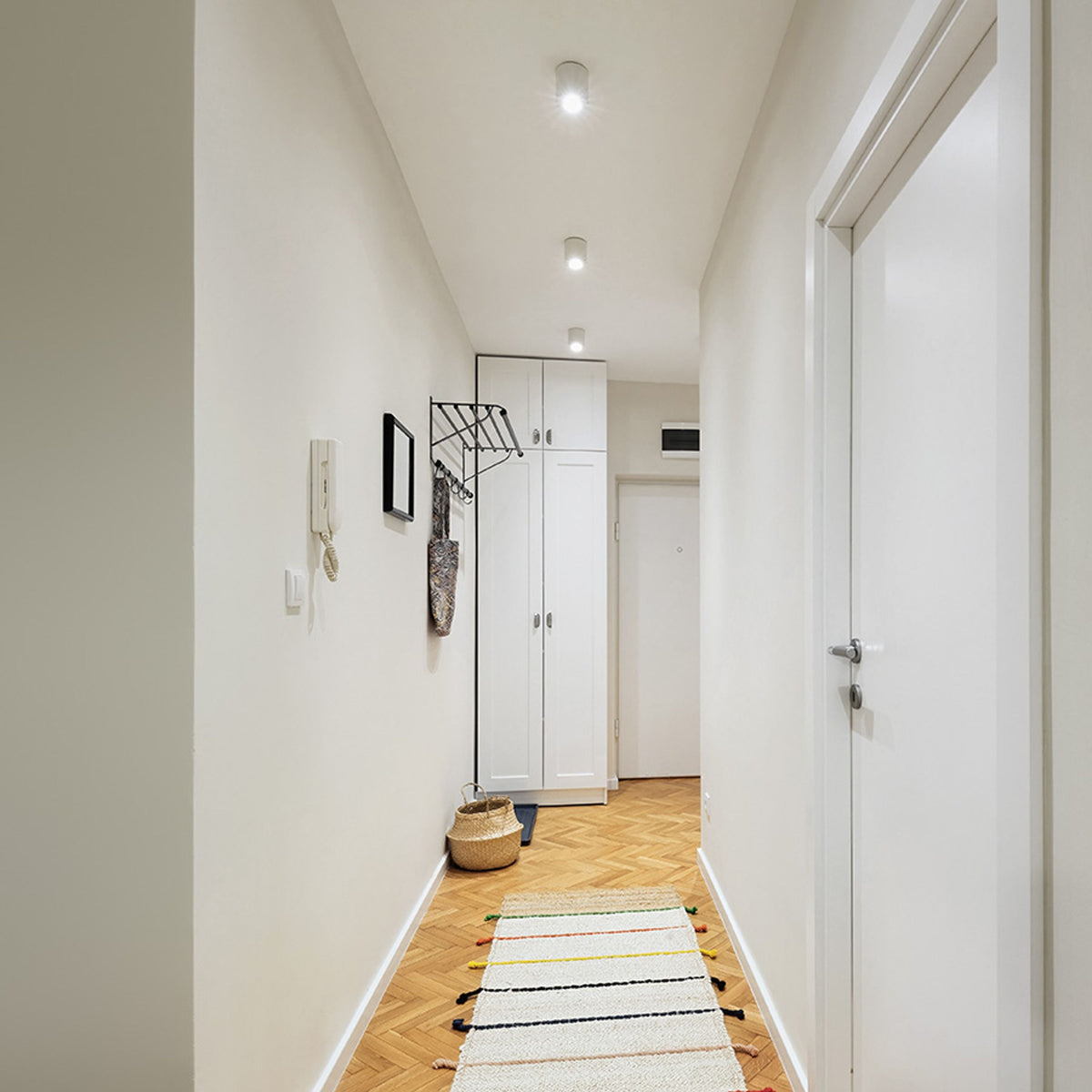 MOMA | foco de superficie orientable | GU10 | blanco o negro | con o sin fuente de luz