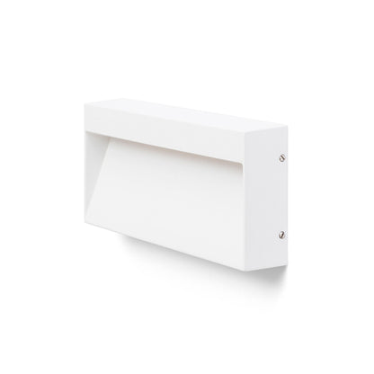 AQILA RC opbouw wandlamp buiten wit sfeerbeeld gevel