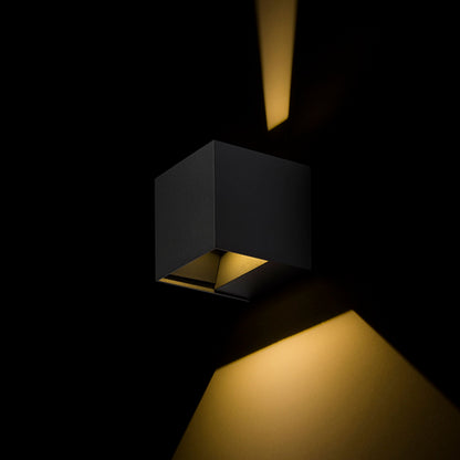 CARRE | hranaté venkovní nástěnné svítidlo s osvětlením up-down | LED 3 W 200 lm 3000 K | IP54 | antracitové nebo bílé