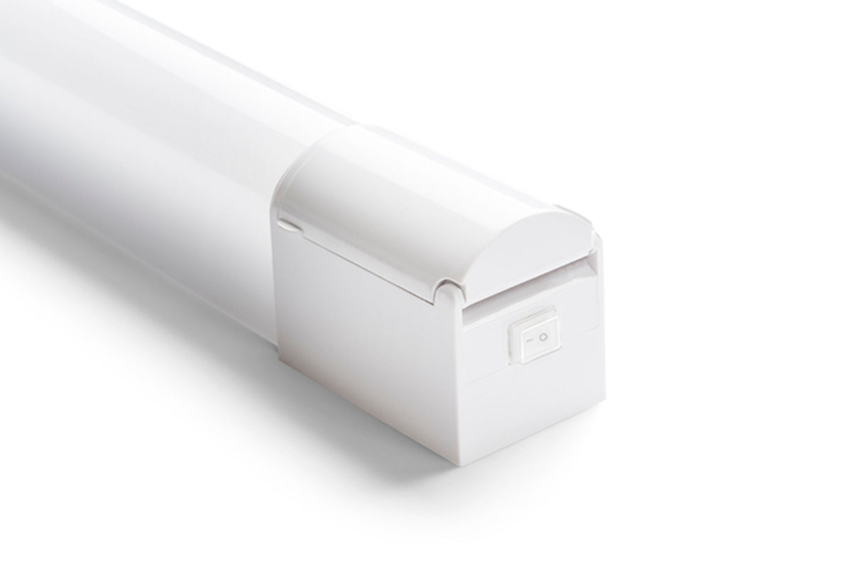 FLORIO | LED nástěnné koupelnové svítidlo se zásuvkou a vypínačem | 8W 3000K | IP44 bílé