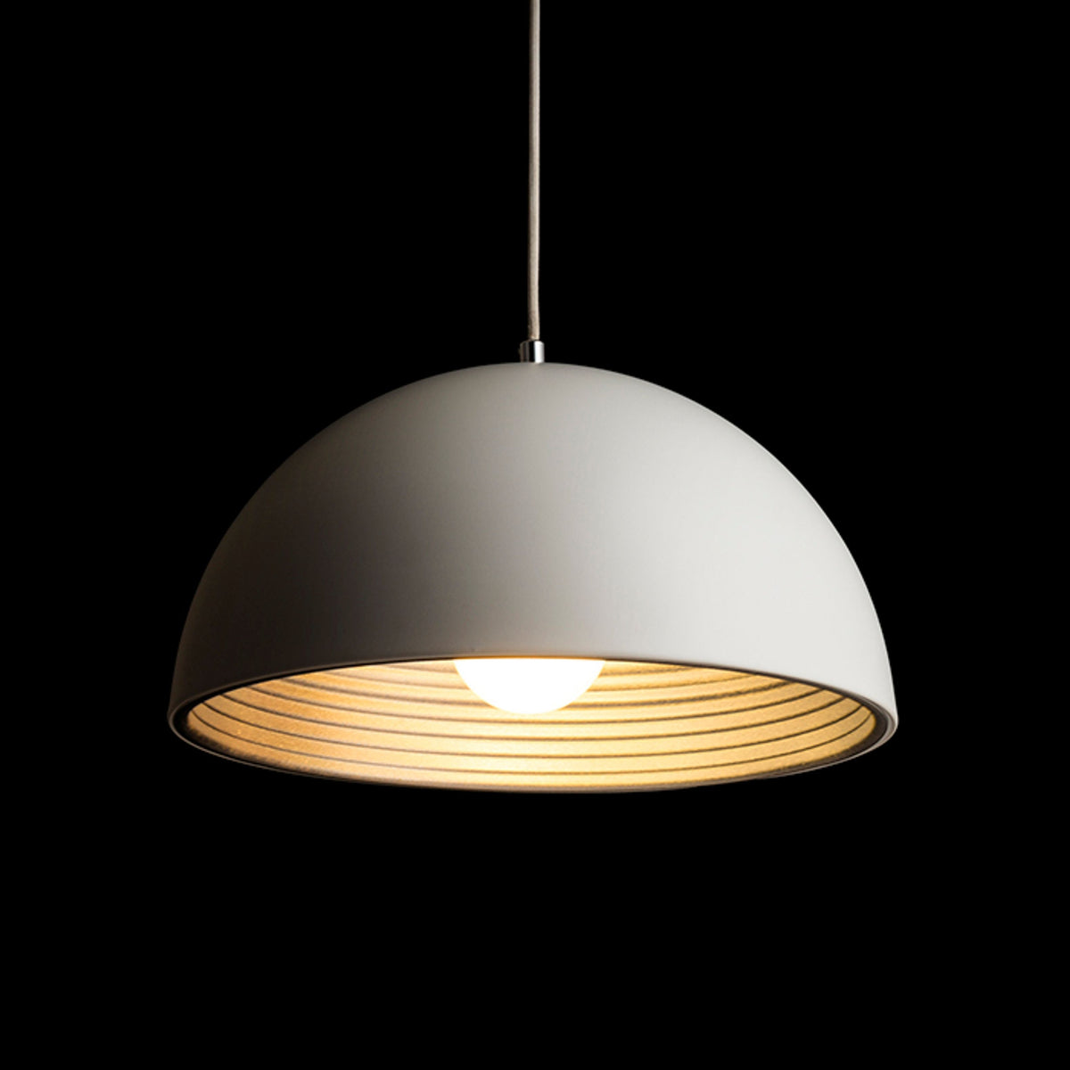 CARISSIMA 40 | candeeiro metálico suspenso com refletor de 40 cm | E27 | branco com cinzento-prateado ou preto com dourado | com ou sem lâmpada