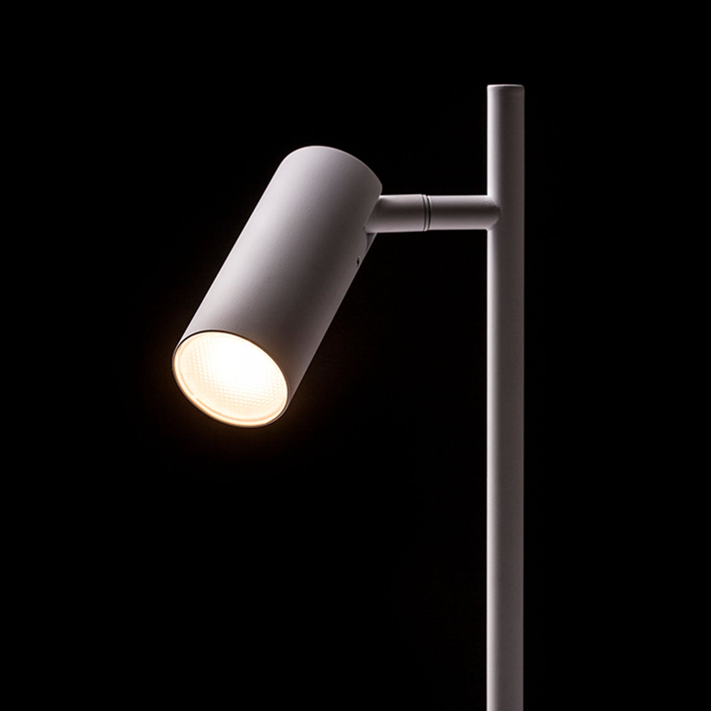 TAPIO | LED tafellamp met verstelbare reflector | 4,5W 3000K 350lm | 48 cm | 2 kleuren