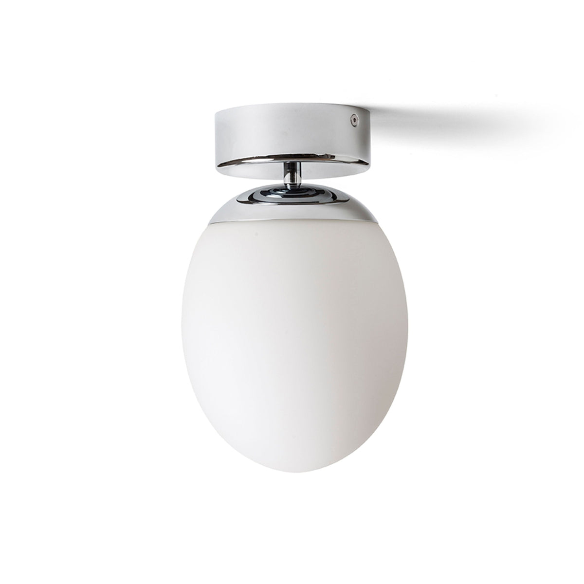 MERINGUE 16 | oval taklampe til bad | E27 | opalglass med krom | IP44 | med eller uten lyskilde