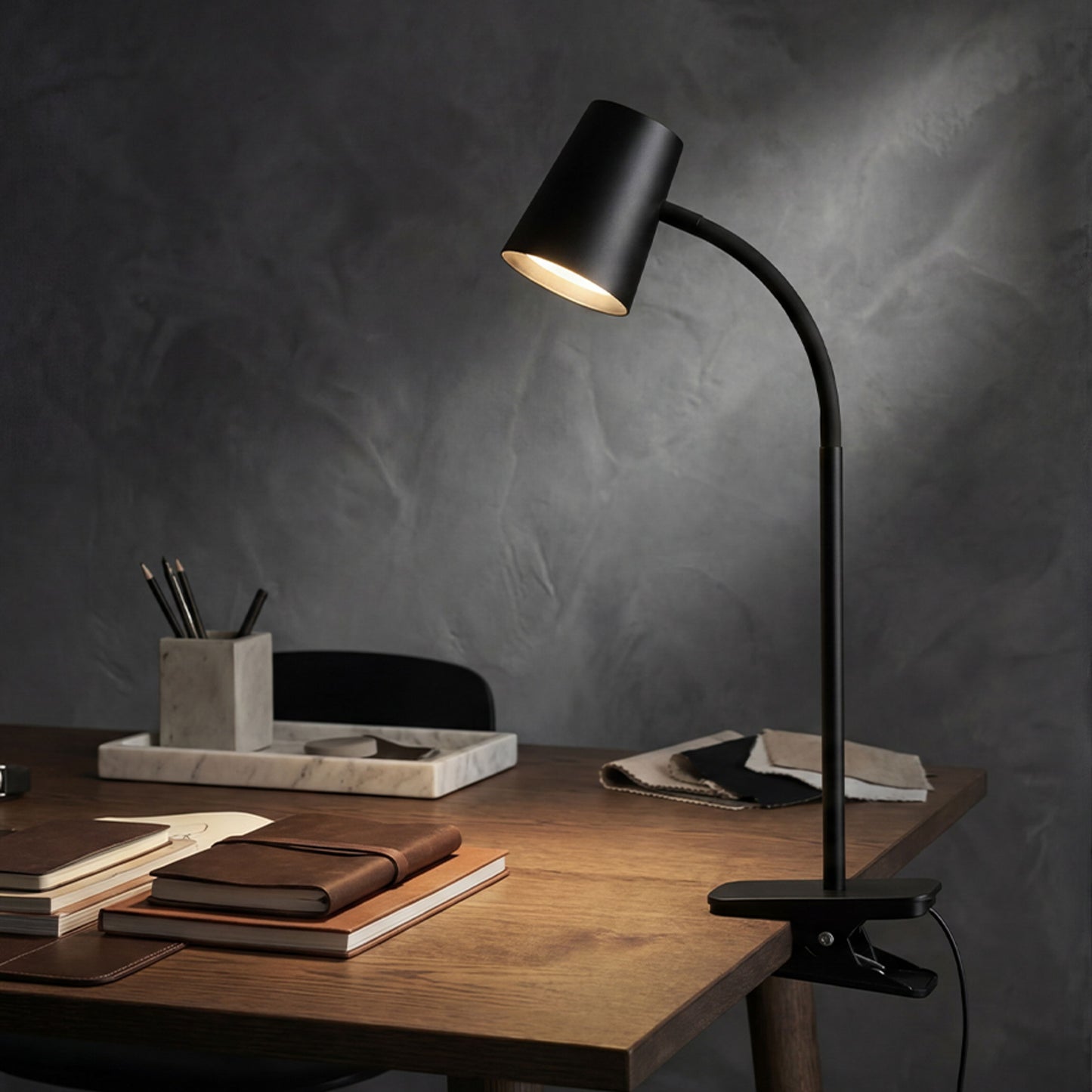 VERINA op knijper | LED klemlamp met touchdimmer | 4,5W 3000K 550lm | 2 kleuren