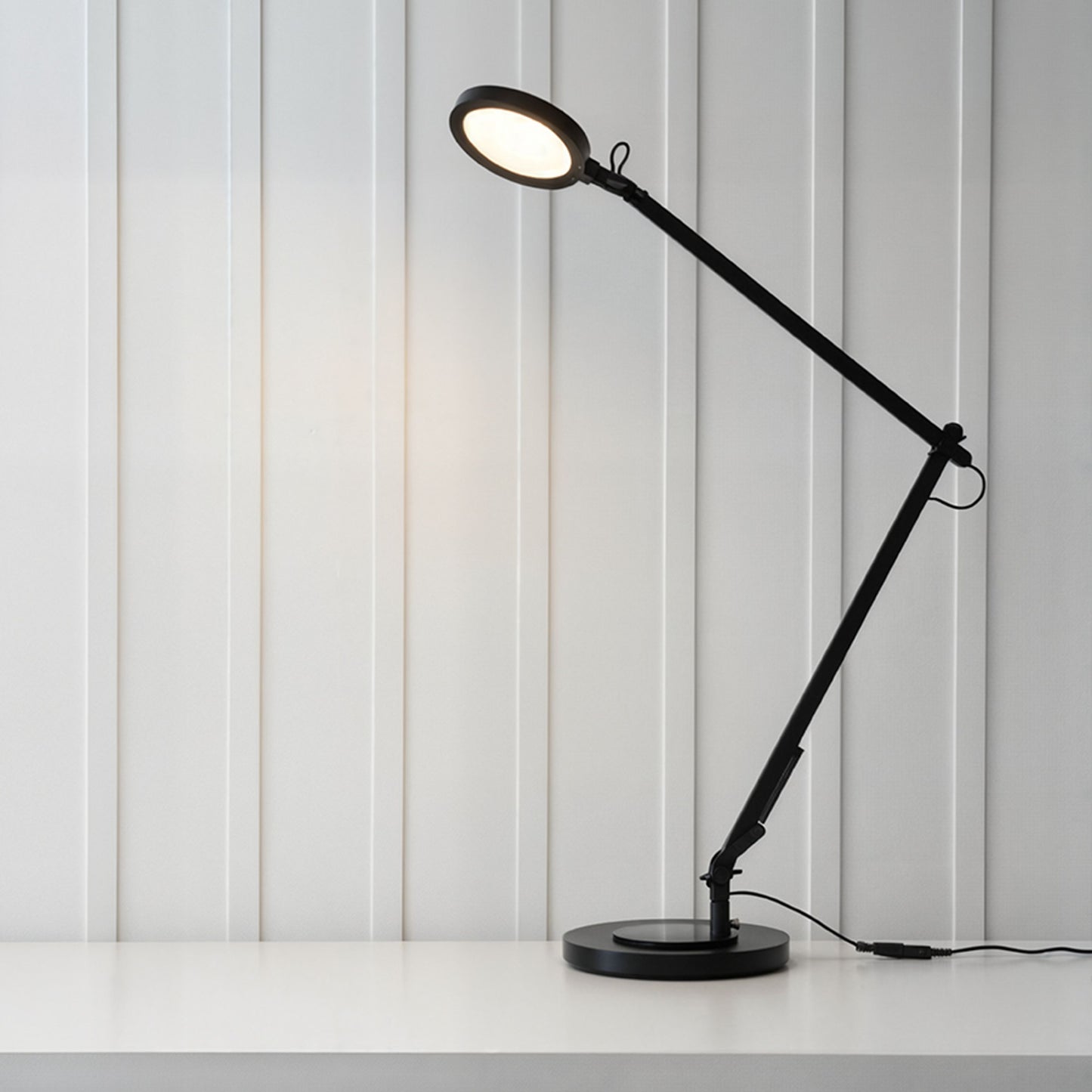 EMA | bureaulamp met LED, verstelbare arm en touchdimmer | 10W 3000K 1000lm | 66 cm | 2 kleuren
