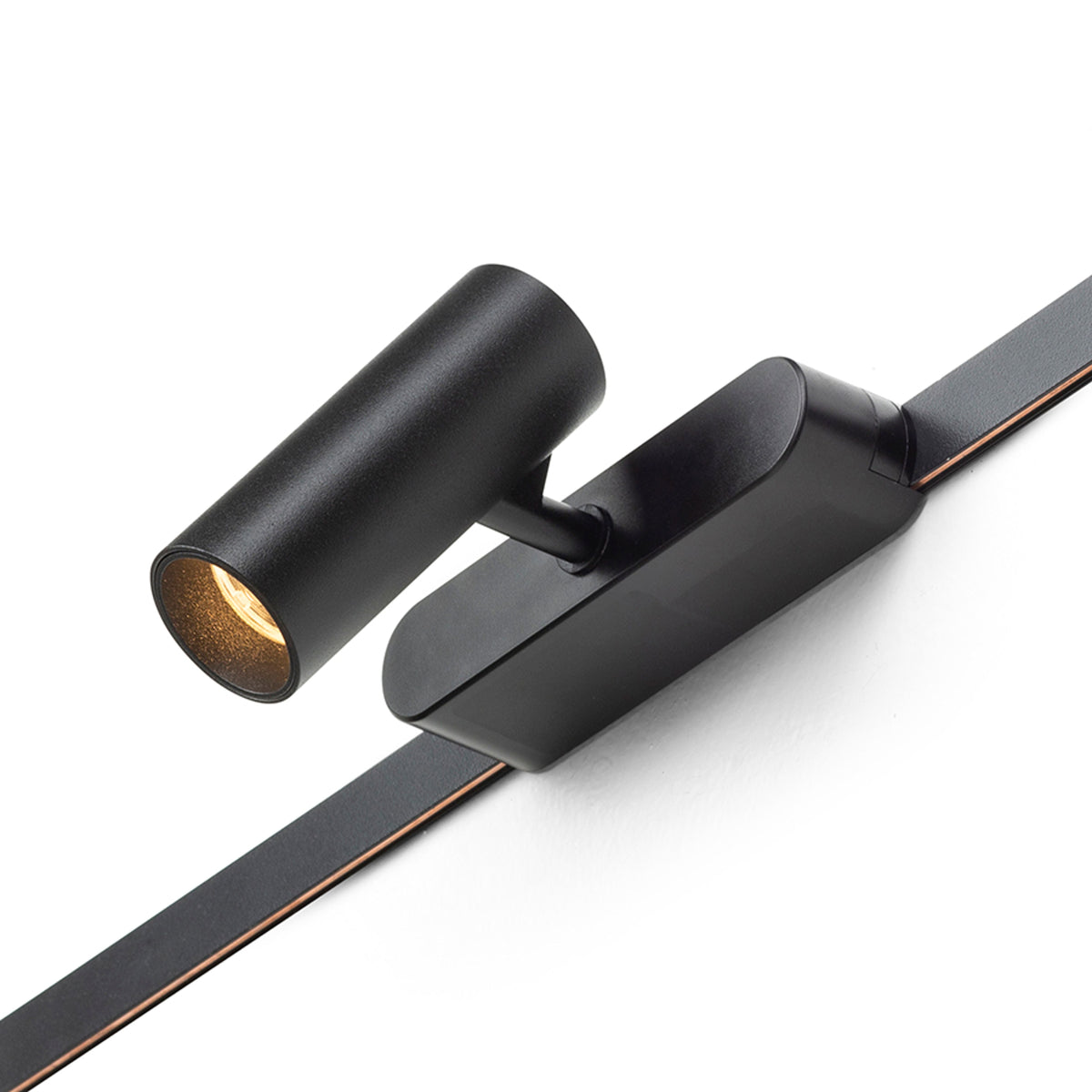 LOKI 8 zwart detail